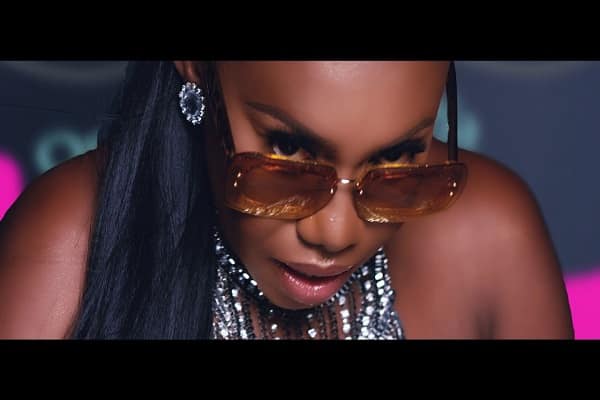Niniola Sicker Video